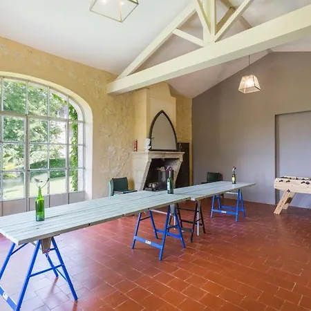 Saint-emilion Chateau Sleeps 16 Pool Wifi